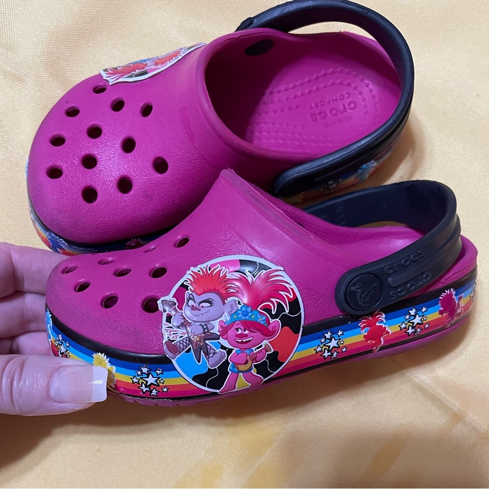 **SOLD** Toddler trolls world tour crocs size 8c